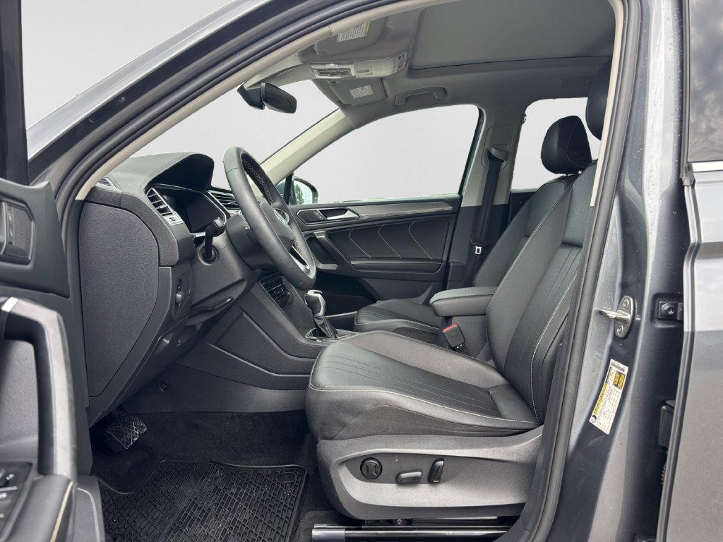 Used 2023 Volkswagen Tiguan SE AWD/4WD image 10