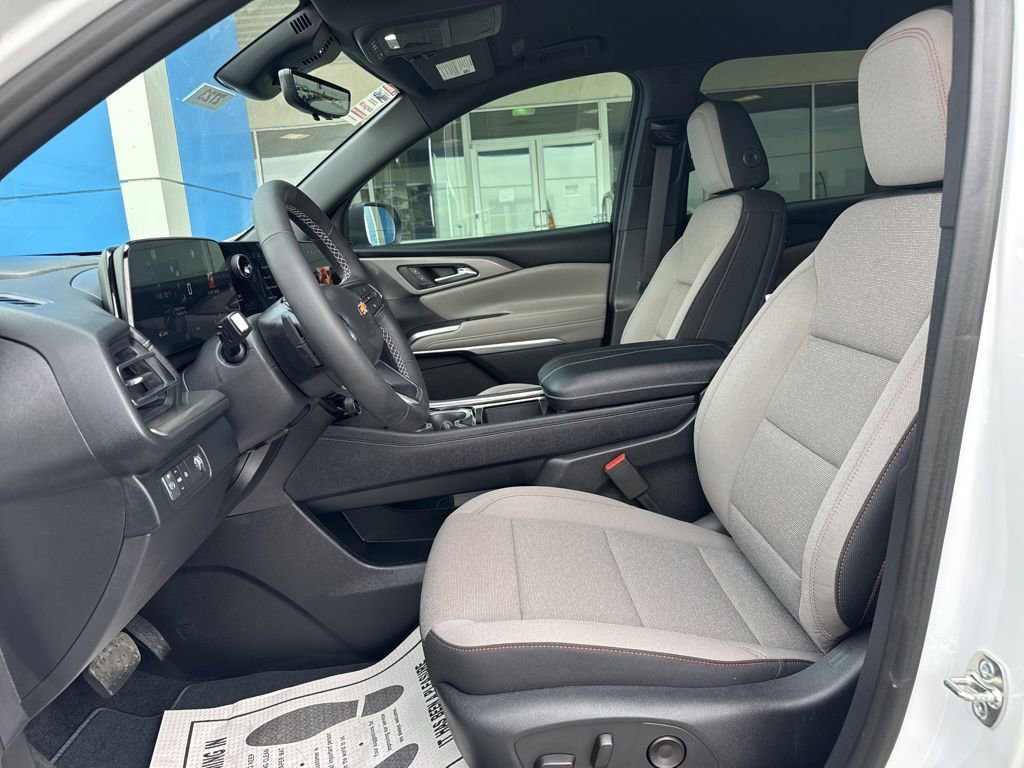 New 2026 Chevrolet Traverse LT w/ Driver Confidence Package FWD image 15