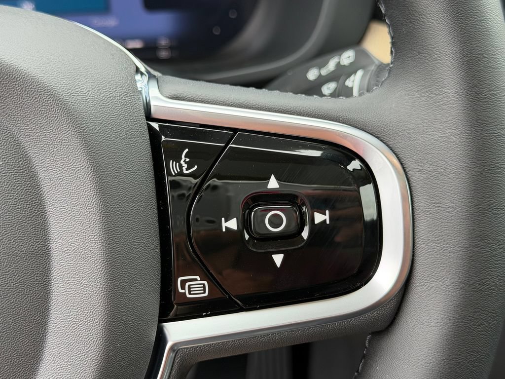 New 2026 Volvo XC60 T8 Ultra w/ Climate Package AWD/4WD image 18