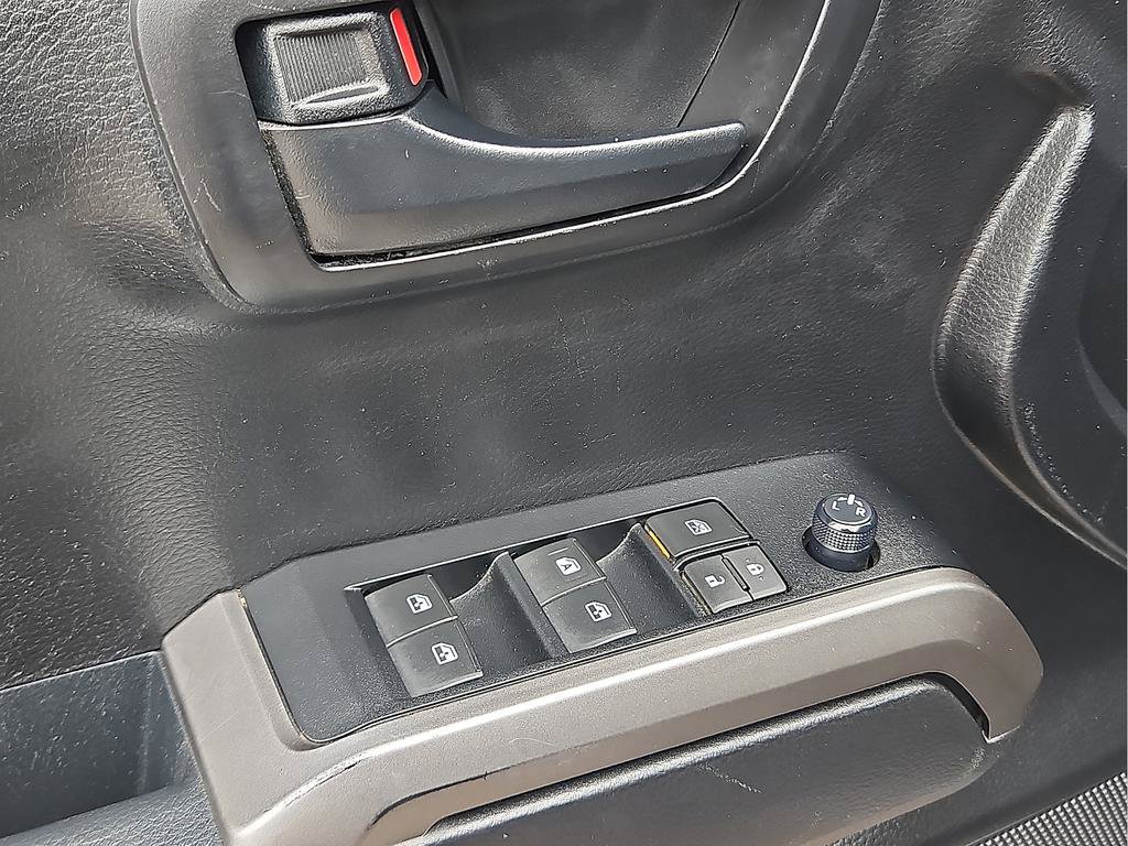 Used 2022 Toyota Tacoma SR5 RWD image 10