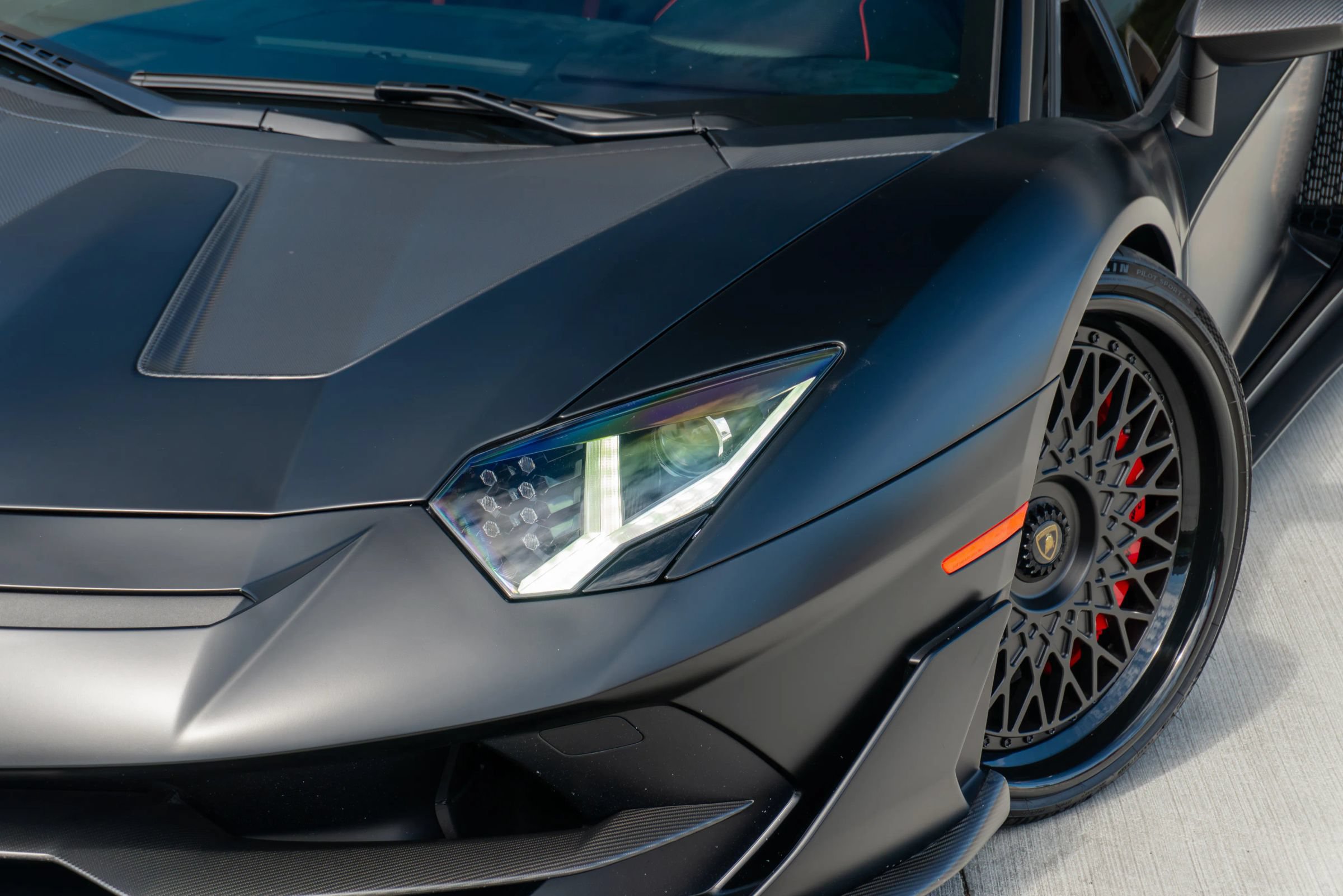 Used 2020 Lamborghini Aventador SVJ AWD/4WD image 28