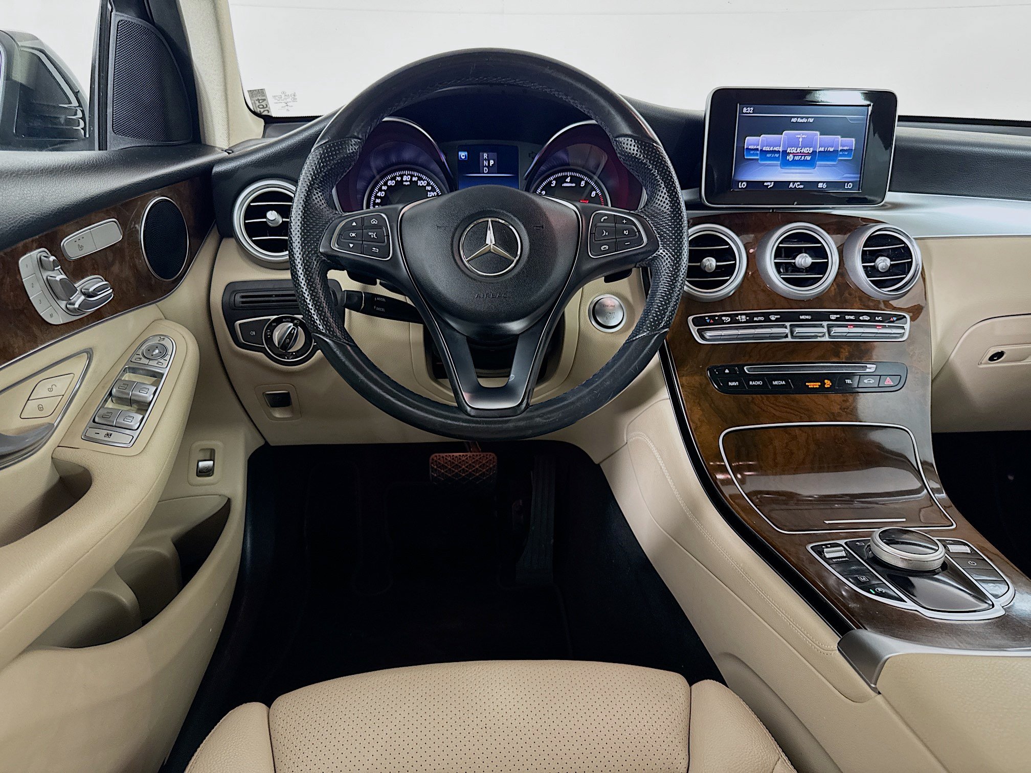 Used 2017 Mercedes-Benz GLC 300 w/ Premium 1 Package image 15