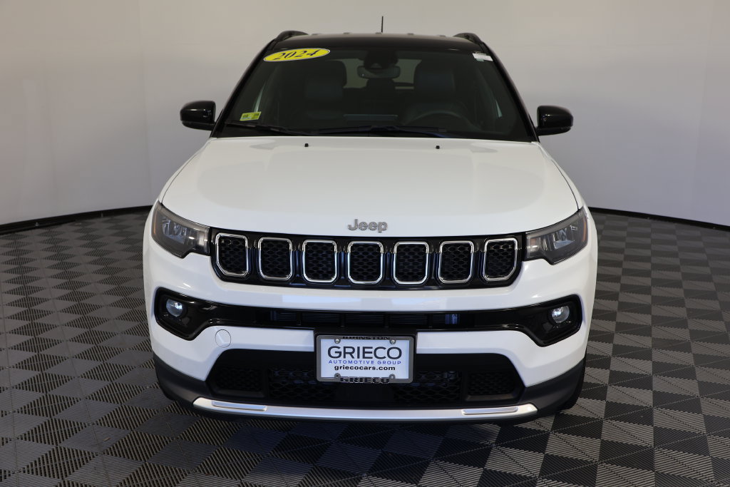 Used 2024 Jeep Compass Limited AWD/4WD image 3