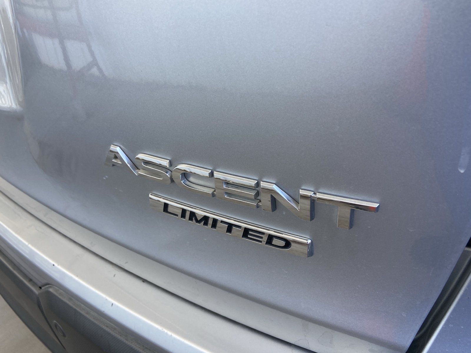 Used 2023 Subaru Ascent Limited AWD/4WD image 7