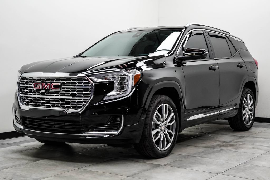 Used 2023 GMC Terrain Denali w/ Denali Premium Package AWD/4WD image 7