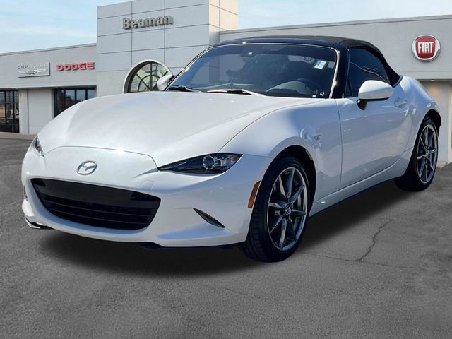 Used 2022 MAZDA MX-5 Miata Grand Touring RWD image 3
