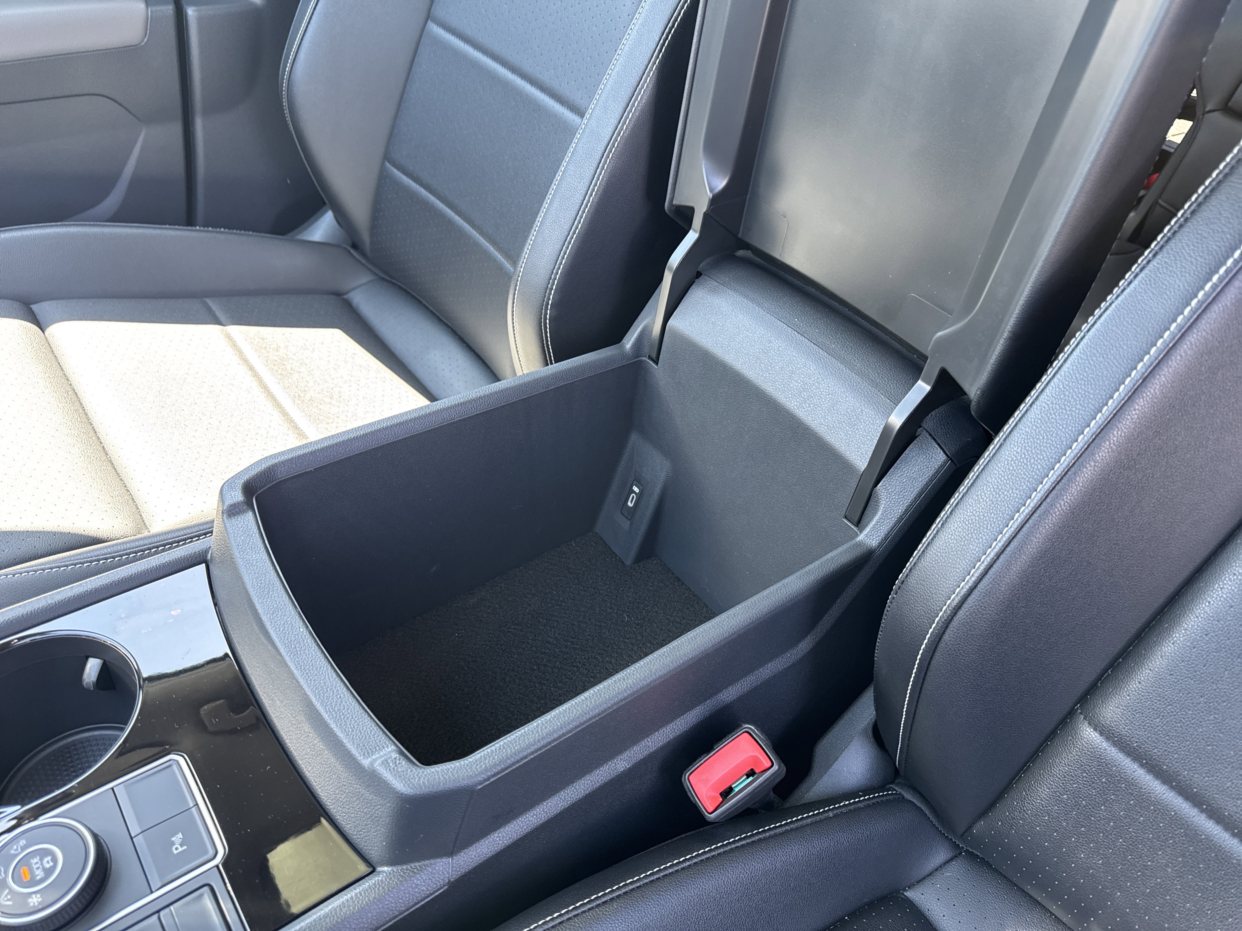 Used 2023 Volkswagen Atlas SE w/ Panoramic Sunroof Package image 13