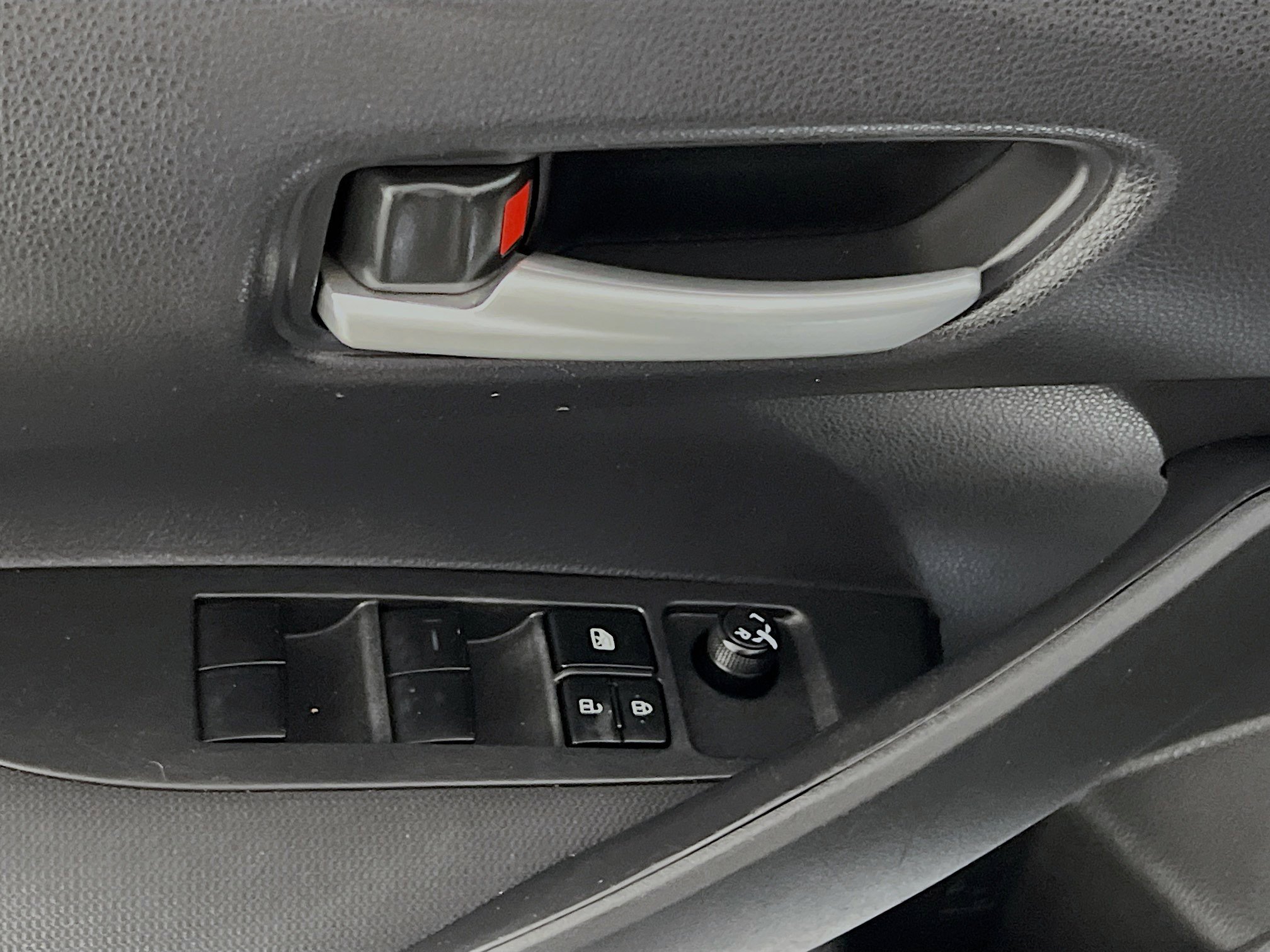 Used 2021 Toyota Corolla LE FWD image 17