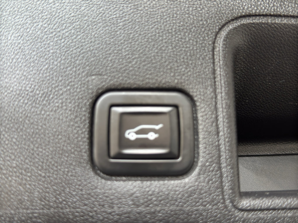 Used 2020 GMC Terrain SLE image 22