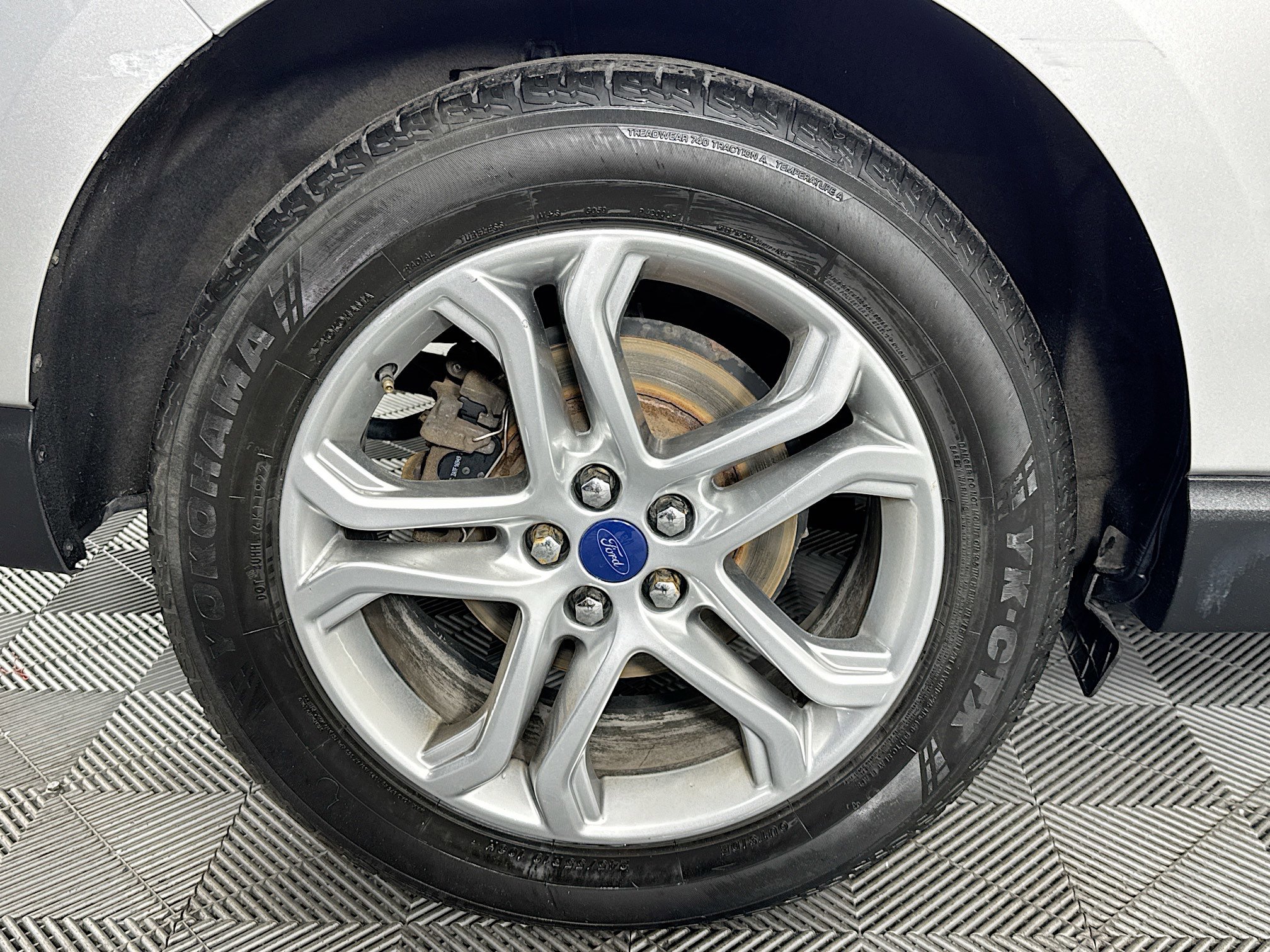 Used 2018 Ford Edge Titanium FWD image 32