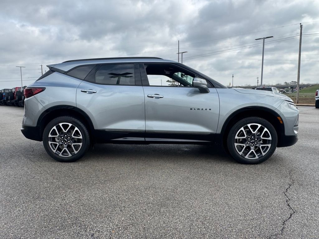 Used 2025 Chevrolet Blazer RS image 8