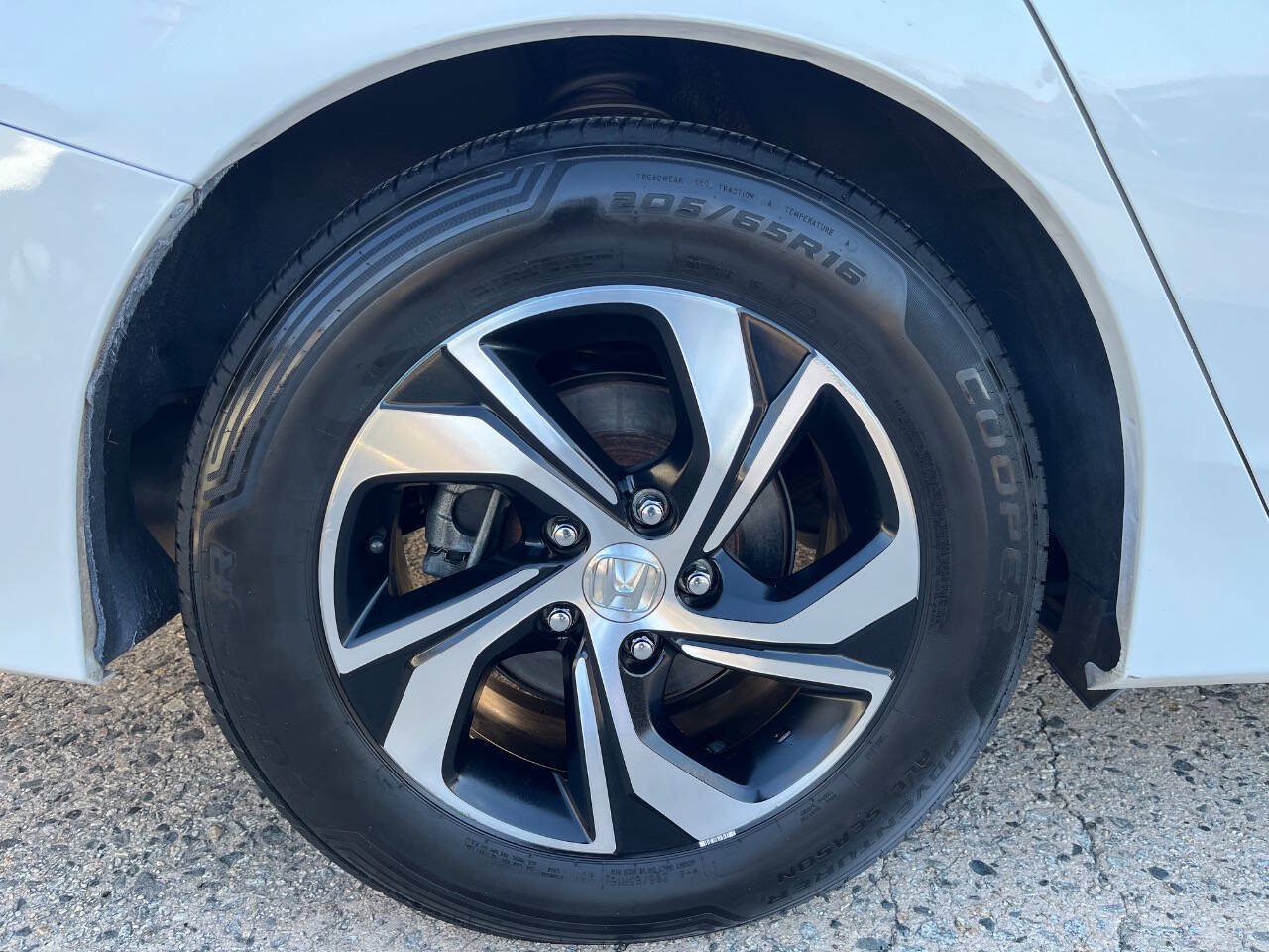 Used 2017 Honda Accord LX image 28