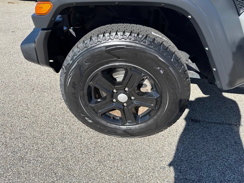 Certified 2023 Jeep Wrangler Unlimited Sport AWD/4WD image 9