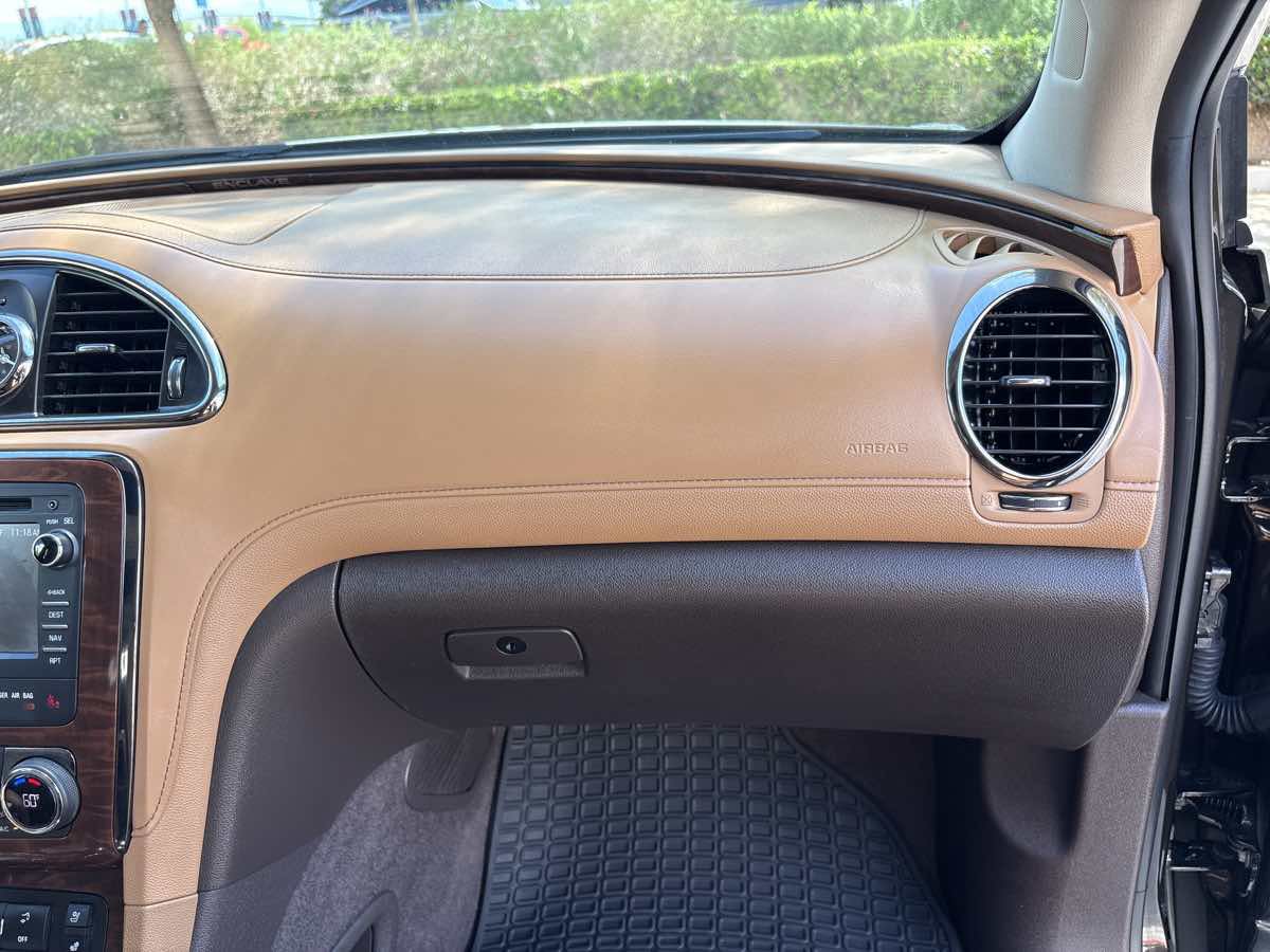 Used 2013 Buick Enclave Premium FWD image 20