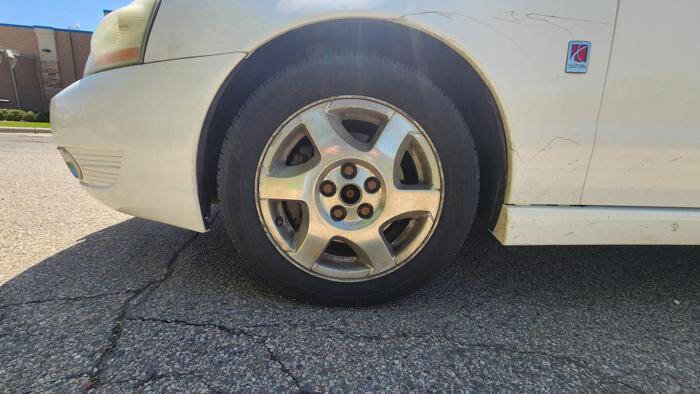 Used 2003 Saturn L-Series L200 w/ Sport Pkg FWD image 11