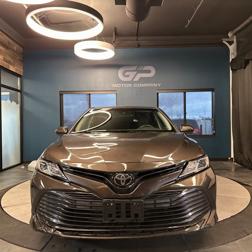 Used 2018 Toyota Camry LE FWD image 8