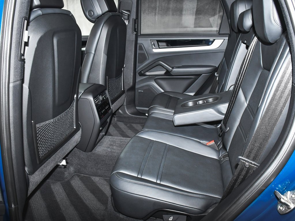 Used 2024 Porsche Cayenne S image 64