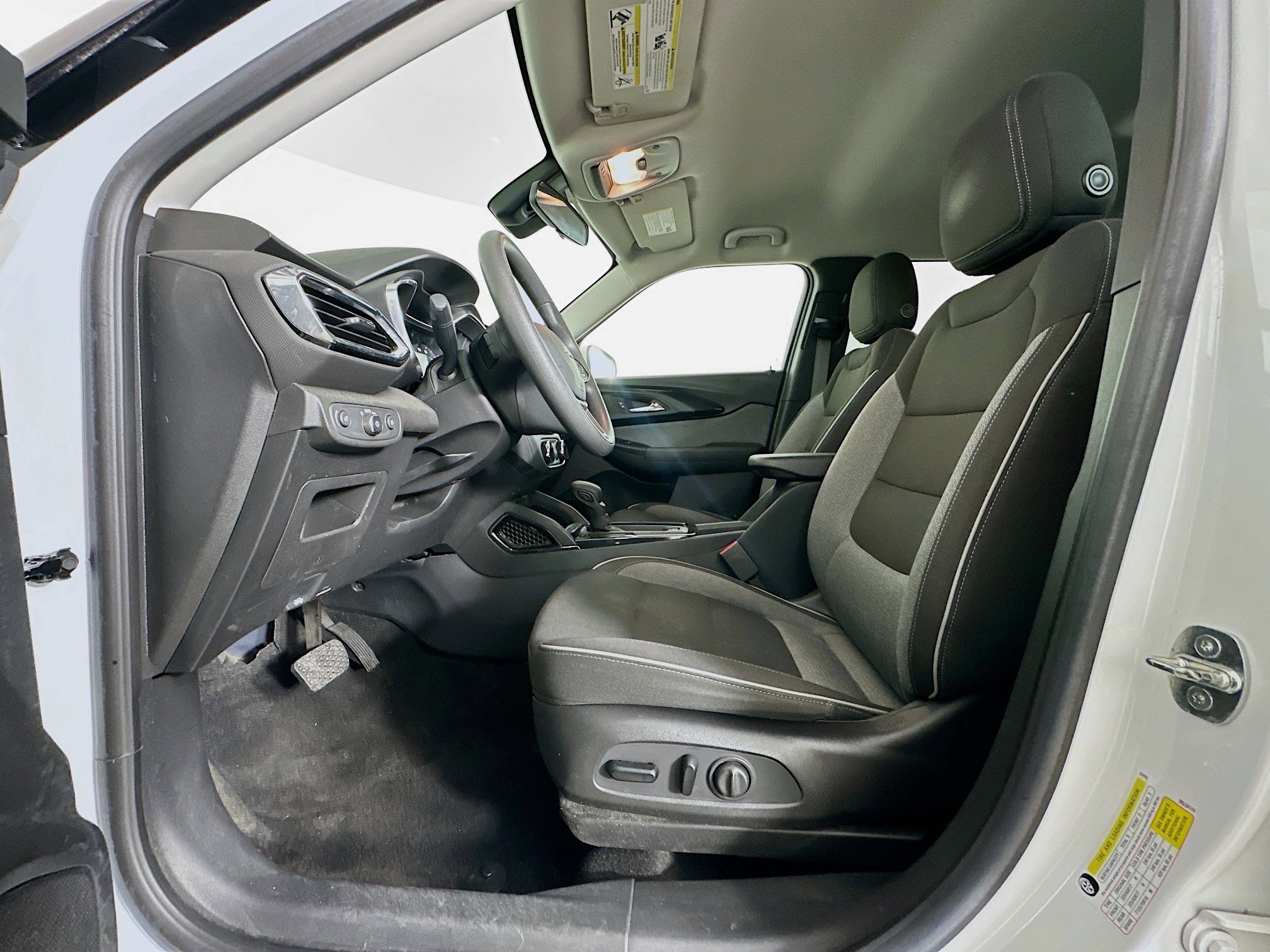 Used 2022 Chevrolet TrailBlazer LT w/ Driver Confidence Package image 12