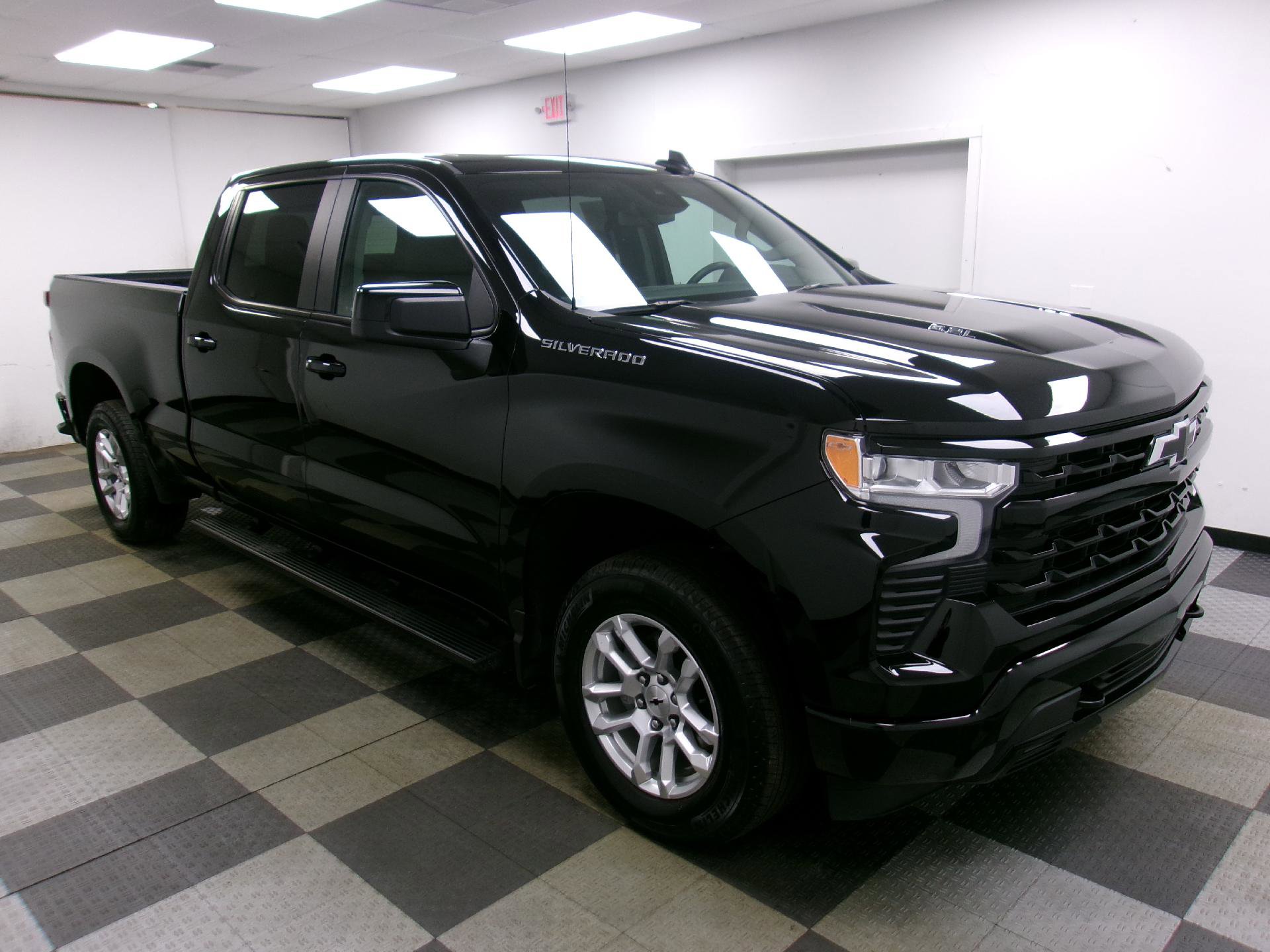 Certified 2025 Chevrolet Silverado 1500 RST w/ Convenience Package II AWD/4WD image 14