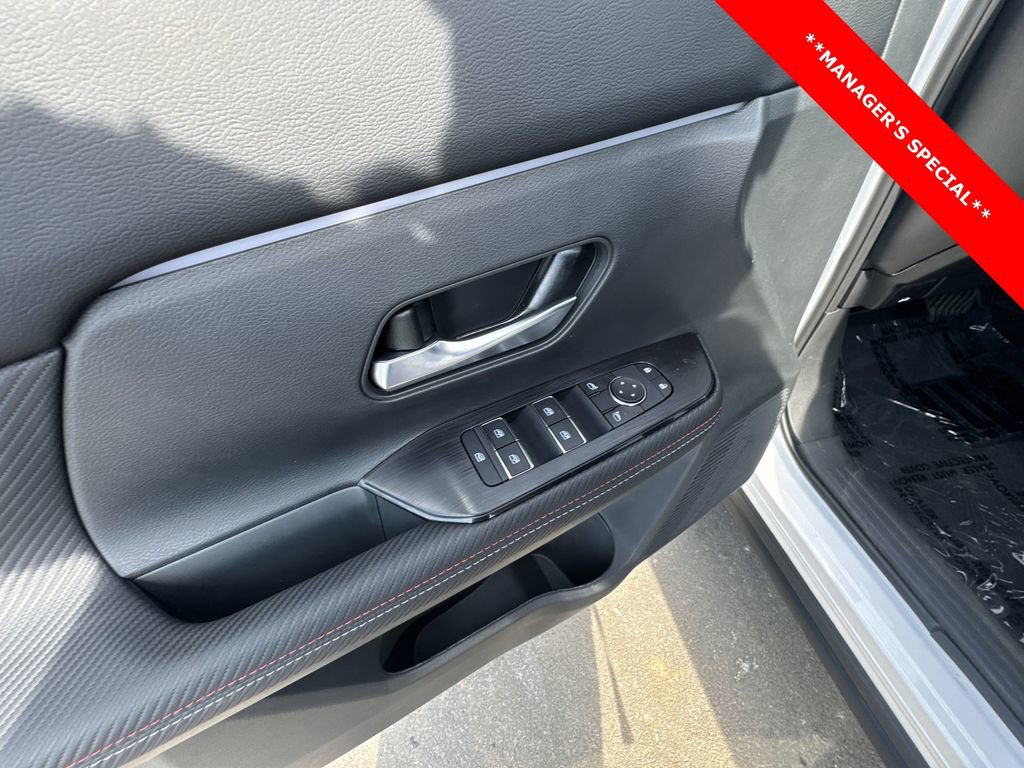 New 2025 Nissan Kicks SR w/ SR Premium Package image 13