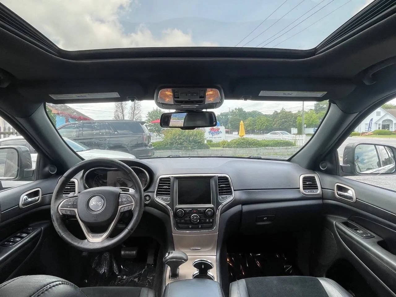 Used 2015 Jeep Grand Cherokee Altitude RWD image 29