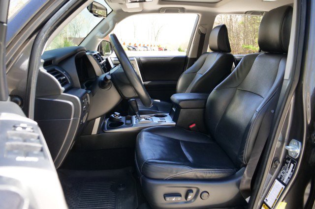 Used 2018 Toyota 4Runner Limited AWD/4WD image 21