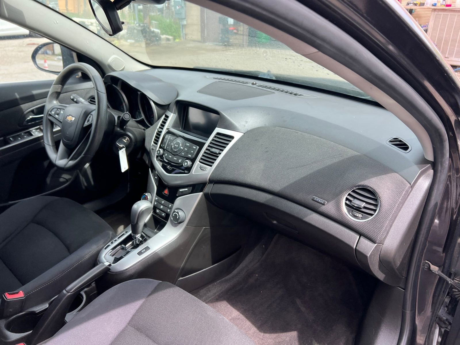 Used 2016 Chevrolet Cruze LT w/ Technology Package image 16