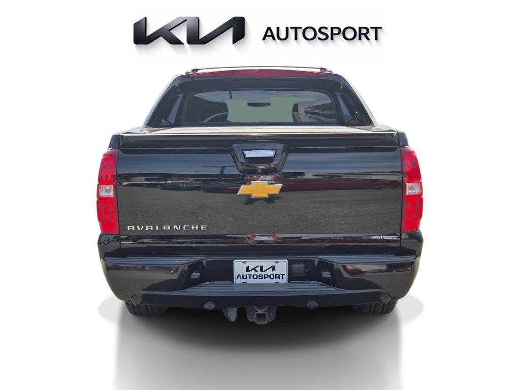 Used 2013 Chevrolet Avalanche LTZ image 9