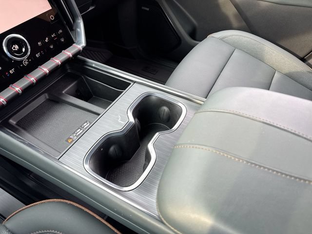 Used 2024 GMC Acadia AT4 w/ Luxury Package AWD/4WD image 21