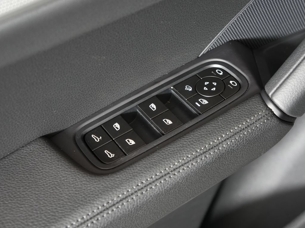 New 2026 Porsche Cayenne AWD/4WD image 16