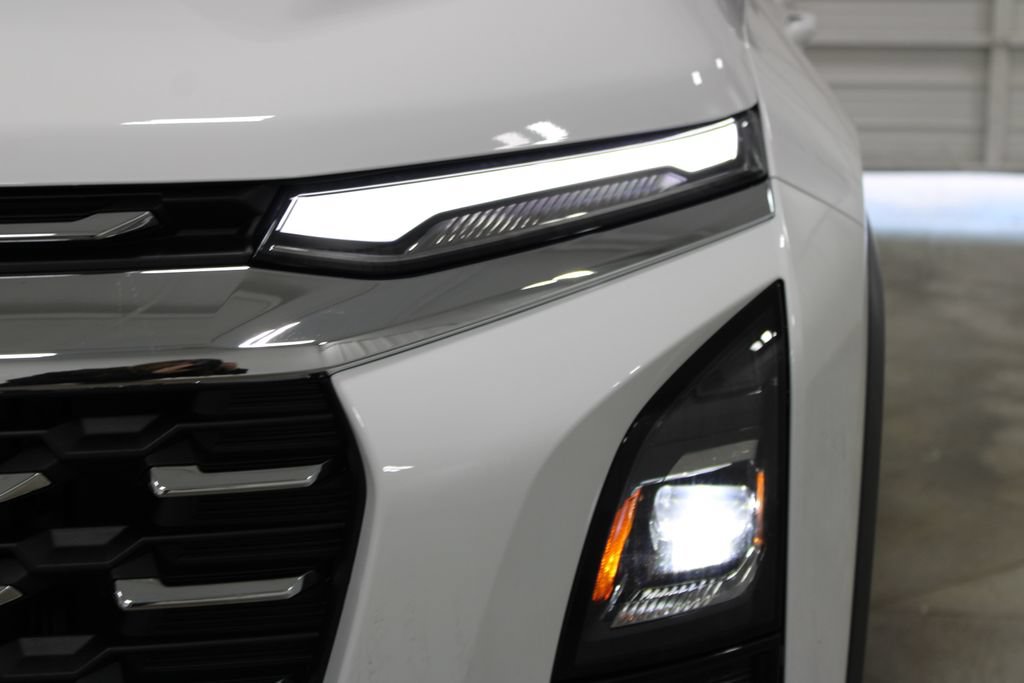 New 2026 Chevrolet Equinox LT w/ Convenience Package II FWD image 13