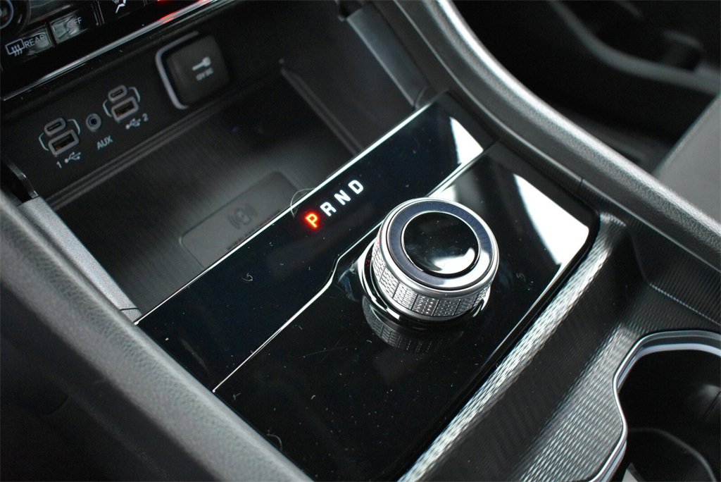 Used 2025 Jeep Grand Cherokee Laredo w/ Luxury Tech Group I image 19