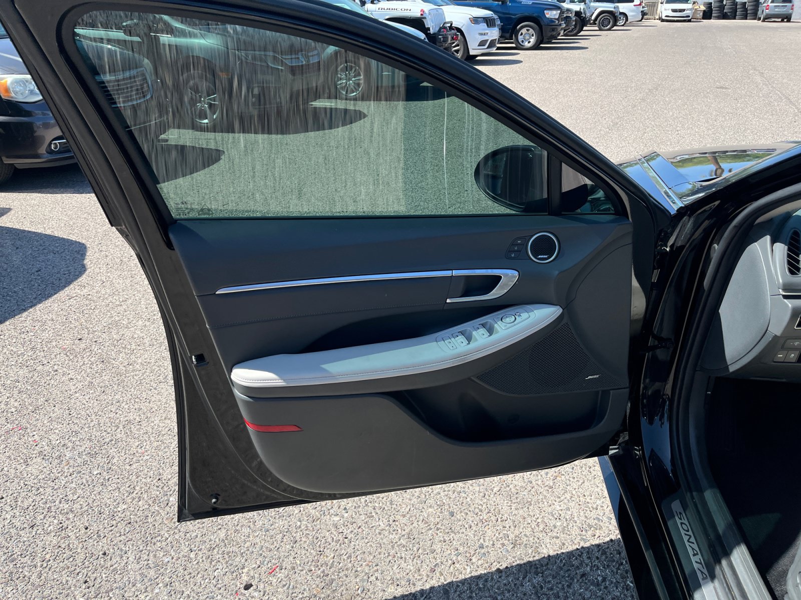 Used 2023 Hyundai Sonata Limited w/ Cargo Package FWD image 13