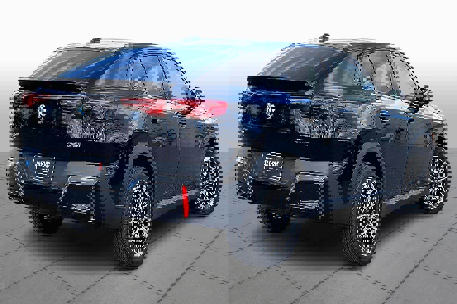 Certified 2025 BMW X2 xDrive28i image 12