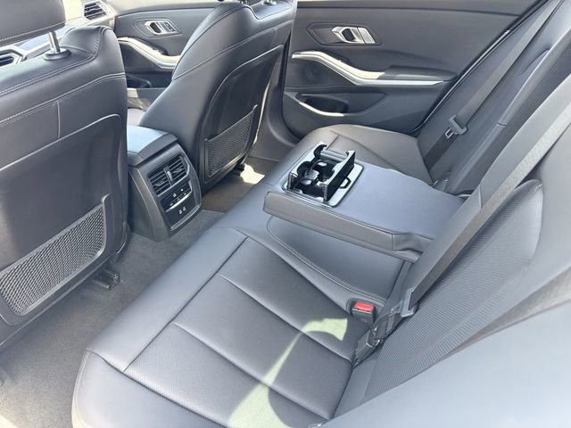 Used 2023 BMW M340i RWD image 17