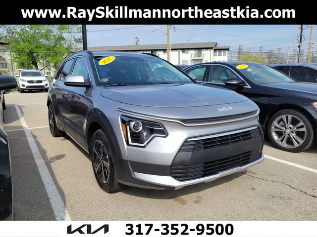 Used 2025 Kia Niro LX image 1