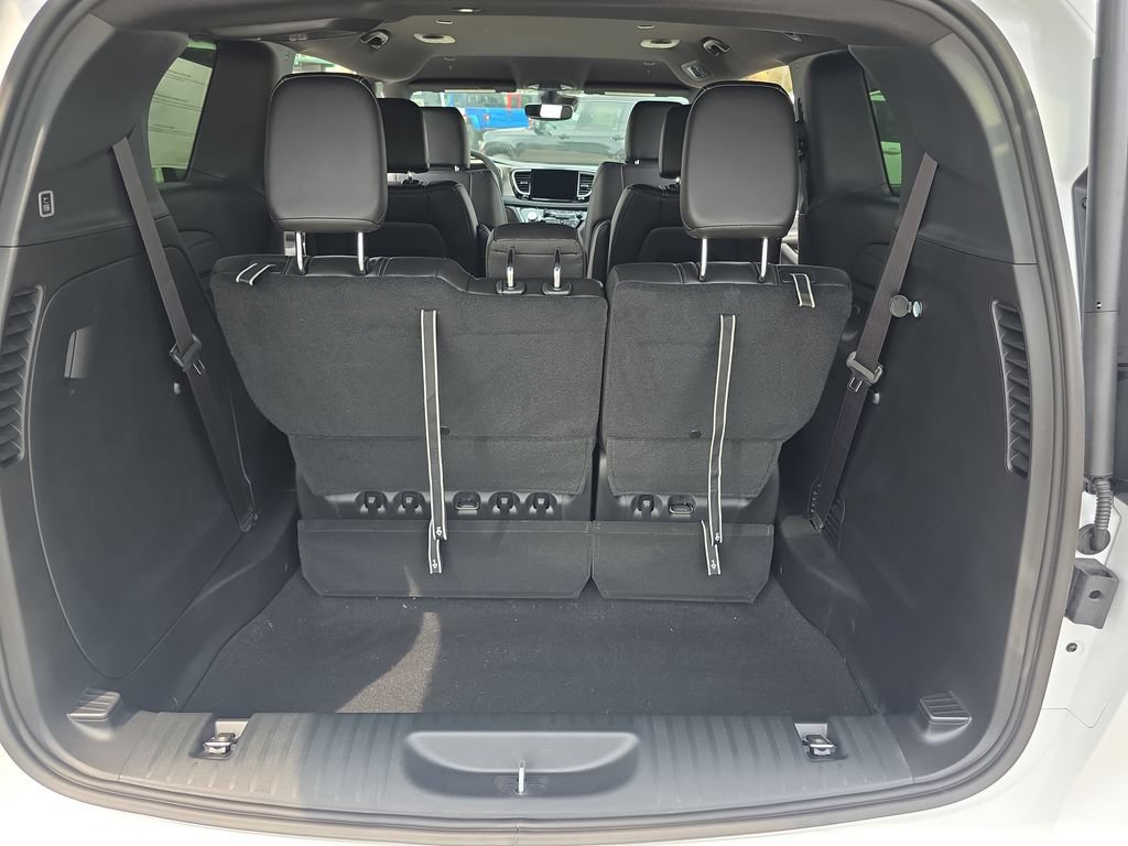 New 2027 Chrysler Pacifica Select AWD/4WD image 13