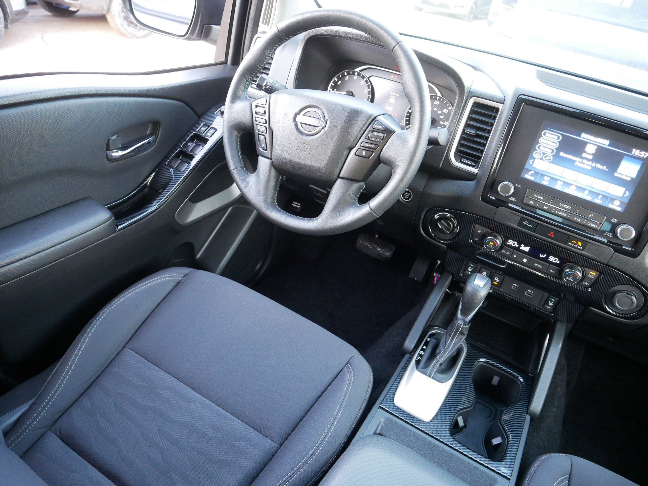 Certified 2024 Nissan Frontier SV w/ SV Convenience Package image 9
