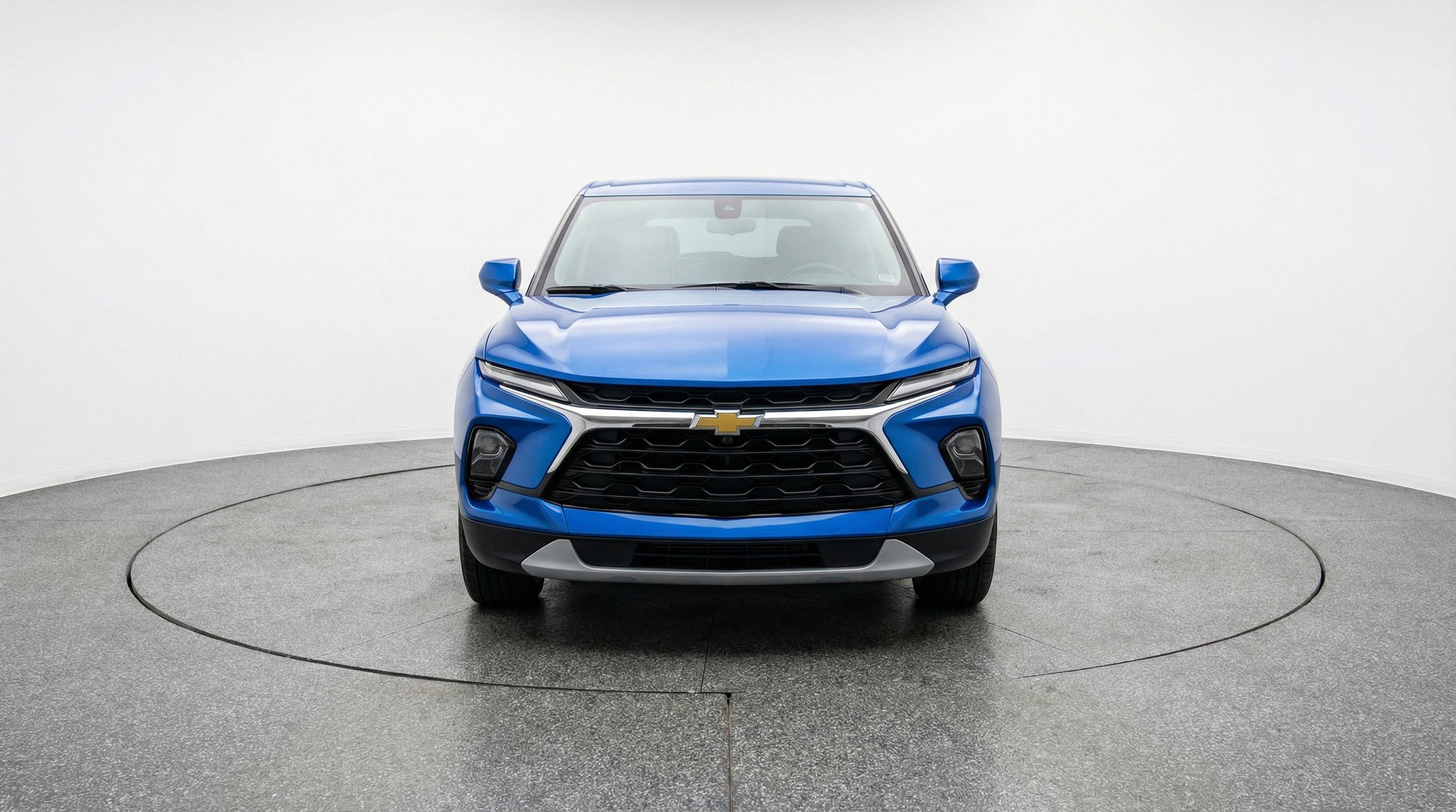 Used 2025 Chevrolet Blazer LT image 2