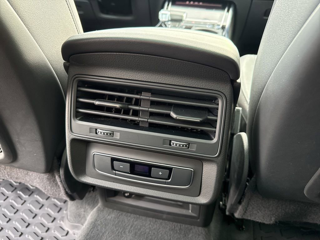 Used 2023 Audi Q7 3.0T Premium image 19