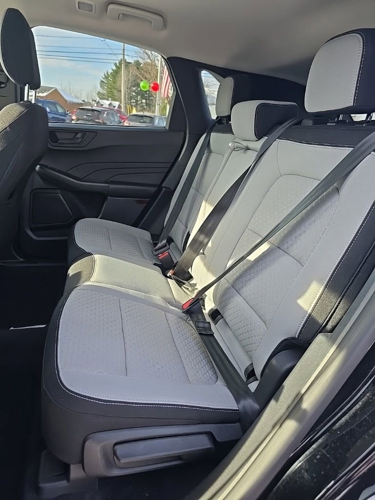 Used 2023 Ford Escape Active image 11