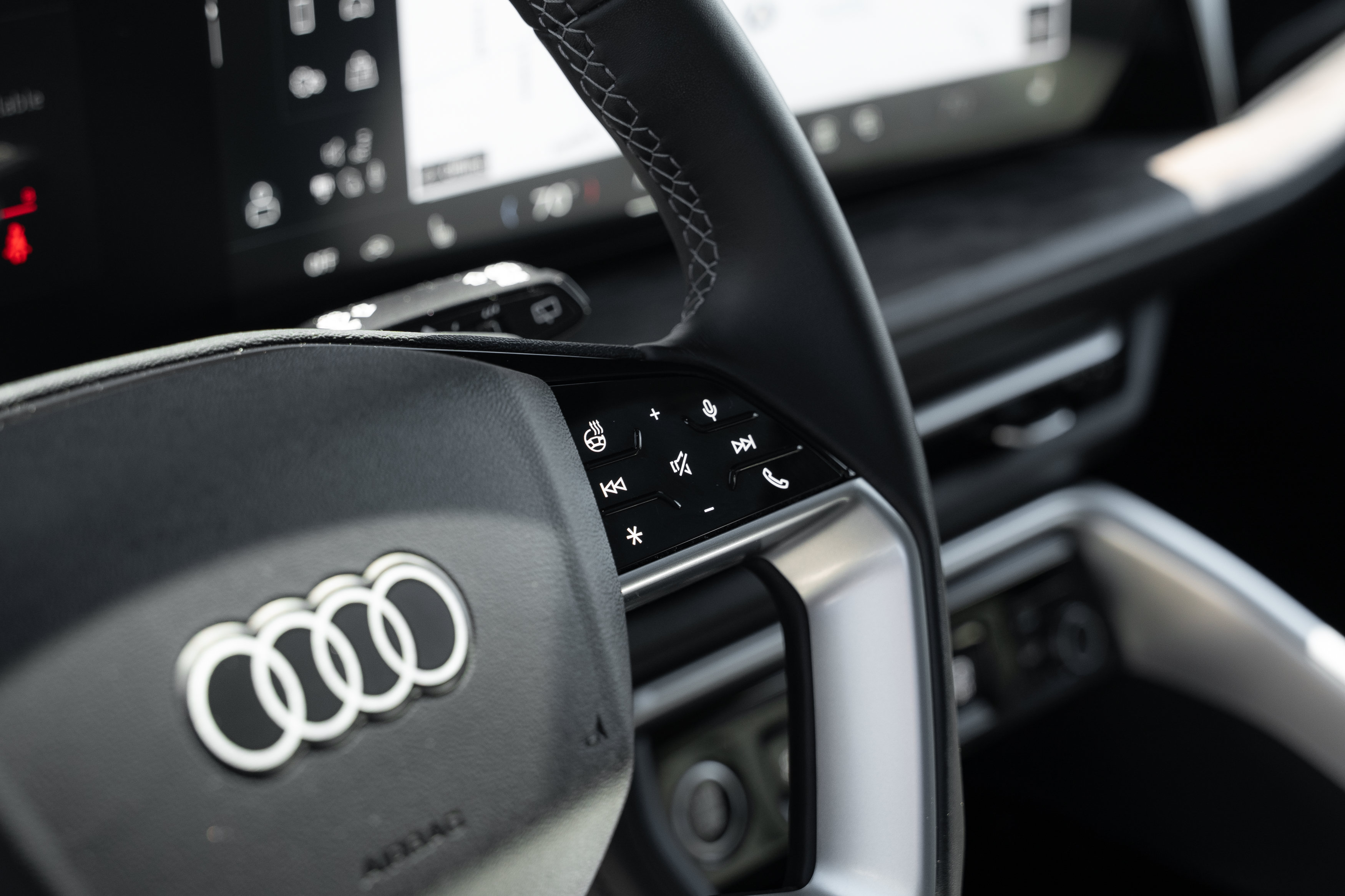 Certified 2025 Audi Q5 Premium w/ Premium Plus AWD/4WD image 12