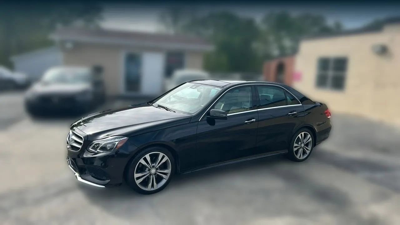 Used 2016 Mercedes-Benz E 350 4MATIC Sedan w/ Premium Package image 2