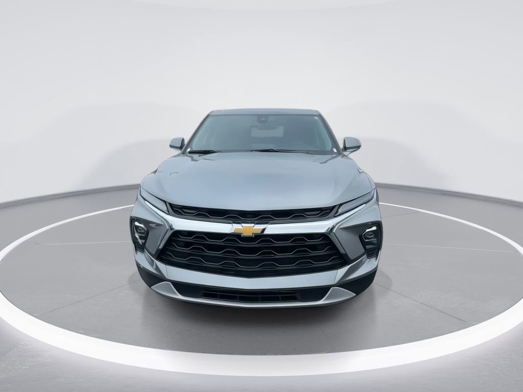 Used 2024 Chevrolet Blazer LT w/ Driver Confidence Package AWD/4WD image 3