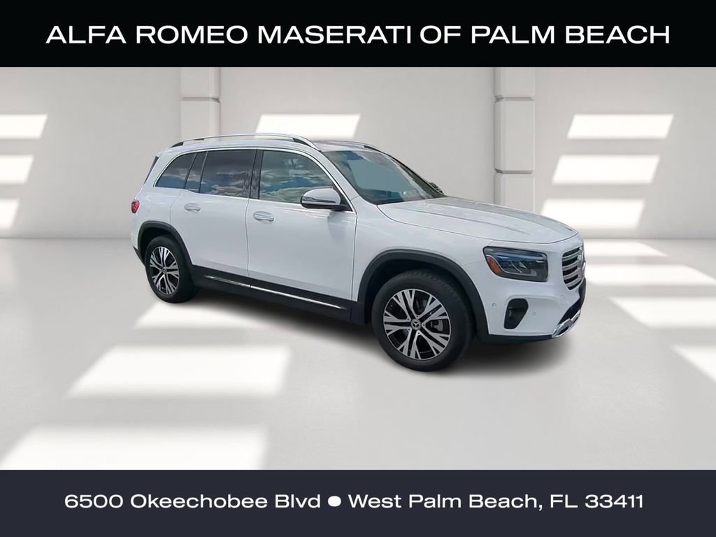Used 2025 Mercedes-Benz GLB 250 4MATIC image 1