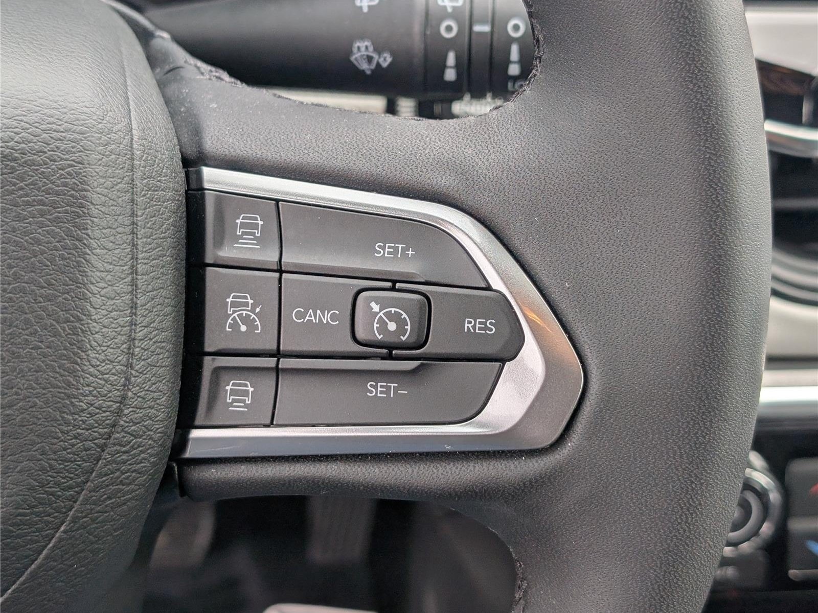 Used 2023 Jeep Compass Limited AWD/4WD image 23