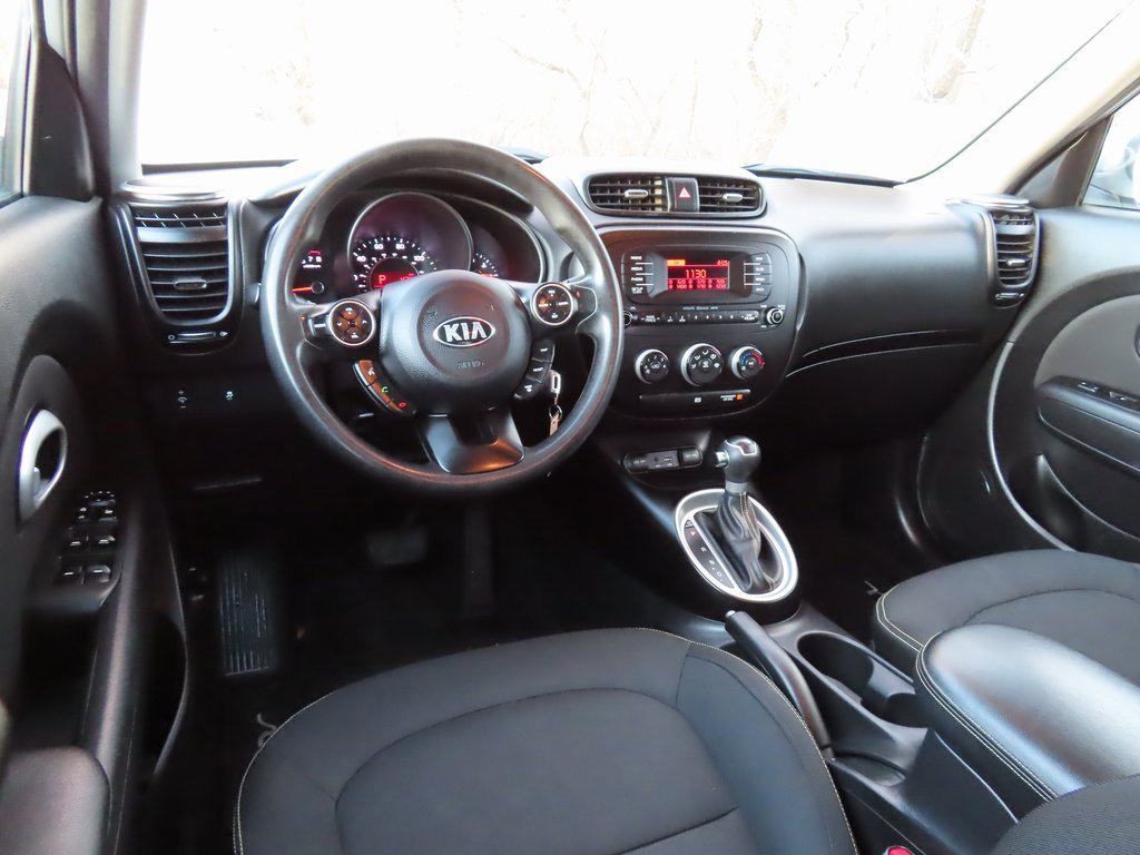 Used 2015 Kia Soul + image 4