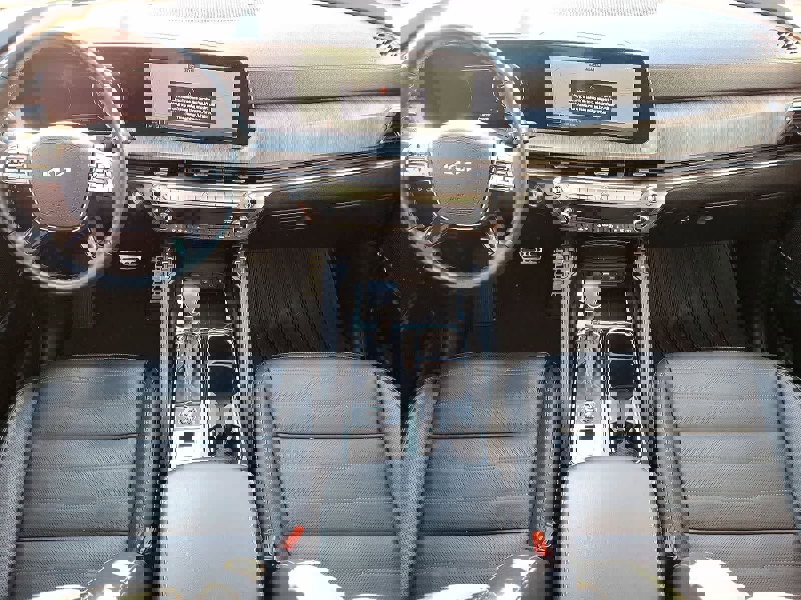 Used 2024 Kia Telluride SX Prestige w/ Towing Package image 11