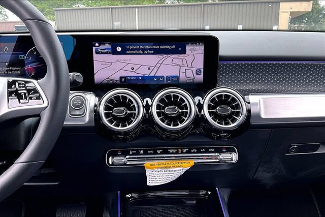 Used 2025 Mercedes-Benz GLB 250 4MATIC image 9