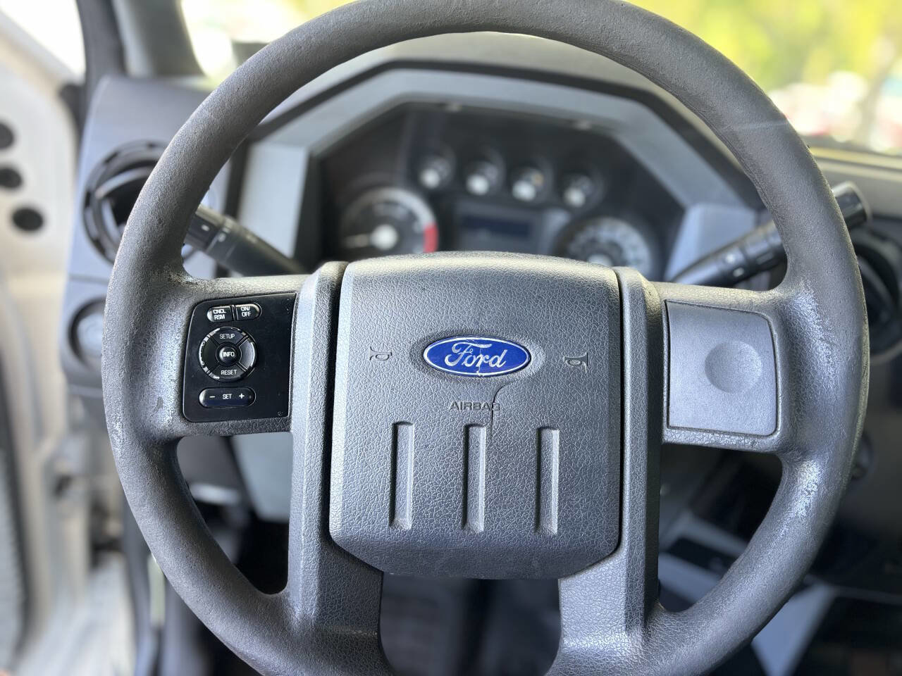 Used 2011 Ford F550 4X2 2dr Regular Cab 140.8 200. w/ Payload Upgrade Pkg image 15